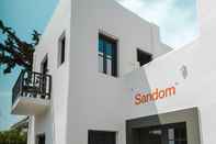 Exterior Sandom