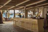 Bar, Cafe and Lounge Krios Beach Camping