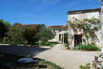 Exterior 4 Chambre d'hôtes La Pertuzerie