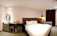 Bedroom 3 Hotel Millhaus Shinchon