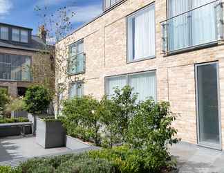 Exterior 2 Citystay - Midsummer Mews