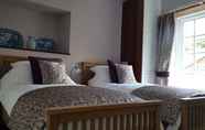 Kamar Tidur 2 Pontyclerc Farm House B&B