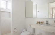 In-room Bathroom 6 Hotel Casa de la Luz By Xperience Hotels