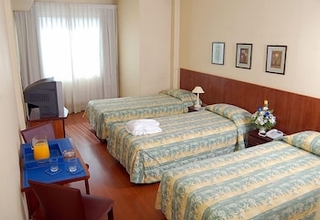 Bedroom 4 Imperio Suites