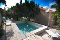 Swimming Pool Apartments Villa Marijeta