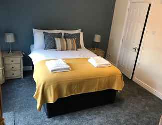 Bedroom 2 Botley Town House