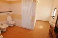 Toilet Kamar Villa Roberto