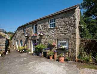 Exterior 2 St Ives BnB at Chypons Farm