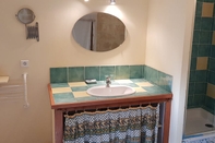 In-room Bathroom La Bastide de Boisset