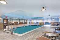 Swimming Pool TownePlace Suites by Marriott Bridgewater Branchburg