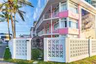 Bangunan The Pink Hotel Coolangatta