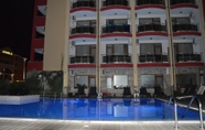 Kolam Renang 5 Alexandra Hotel