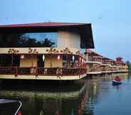 Exterior 2 Kalathil Lake Resort