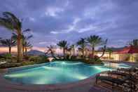 Swimming Pool DoubleTree by Hilton Huidong Resort