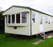 Exterior 2 Caravan Hire at Sunnydale Holiday Park