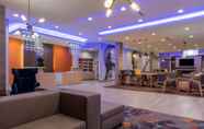 Lobby 2 La Quinta Inn & Suites by Wyndham Greensboro Arpt High Point
