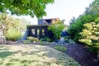 Exterior Phinney Ridge Flat Backyard Oasis