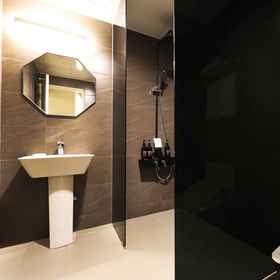 龍仁新葛M7 1, 酒店 台庄马陆图书馆