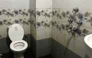 In-room Bathroom 6 Goroomgo Raghunath Ashram Puri