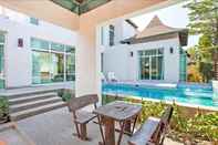 Kolam Renang AnB Pool Villa 3BR Glass House in Pattaya