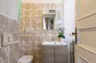 In-room Bathroom Rome as you feel - Santo Stefano