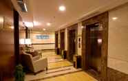 Lobby 4 Zaha Al Munawara Hotel