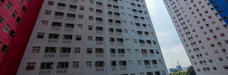 Exterior New Furnished with Sofa Bed Green Pramuka Apartment