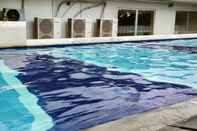 Swimming Pool Enjoy Jakarta! Bassura City Apartment