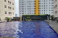 Swimming Pool Clean And Tidy Green Pramuka Apartement