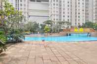 สระว่ายน้ำ Spacious Apartment at Green Bay Pluit