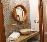 In-room Bathroom 5 Kayam Hotel Boutique