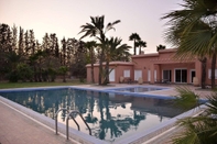 Kolam Renang Luxury Villa