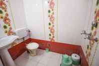 In-room Bathroom Hotel Gujarat Palace