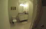 Toilet Kamar 4 Aco63664 - Serenity - 3 Bed 3 Baths Townhouse