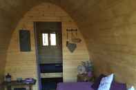 Kamar Tidur Broomhills Farm River Eco Pods