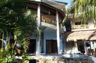 Bangunan Dolphinbay Beachfront & Dive Resort