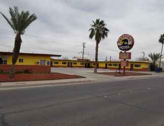 Exterior 2 Western Motel