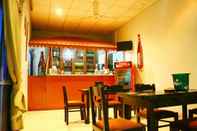 Bar, Cafe and Lounge Oasis Wadduwa