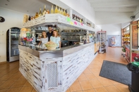 Bar, Cafe and Lounge Sereno Camping Holiday