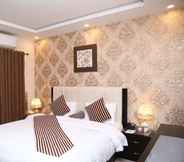 Bedroom 7 Safari Club 3 Bahria Town