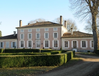 Exterior 2 Château Lacaze