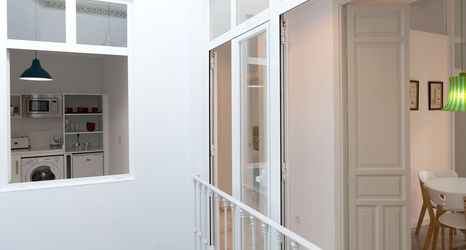 ロビー 2 Eva Recommends Gerona II