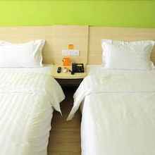 Kamar Tidur 4 7 Days Inn