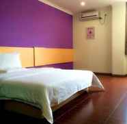 Kamar Tidur 3 7 Days Inn