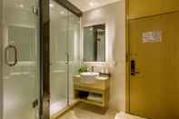 In-room Bathroom Into Ho