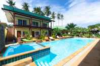 Swimming Pool Sleep In Lanta Resort