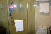 Toilet Kamar GreenTree Inn ShangHai SongJiang WanDa Plaza RongMei Road Express Hotel
