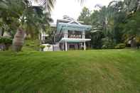 Exterior Robinland Vacation Home Badian