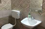 Toilet Kamar 7 Theap Hospitality