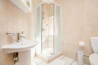 In-room Bathroom Great Mayfair Apartment - Sleeps 6